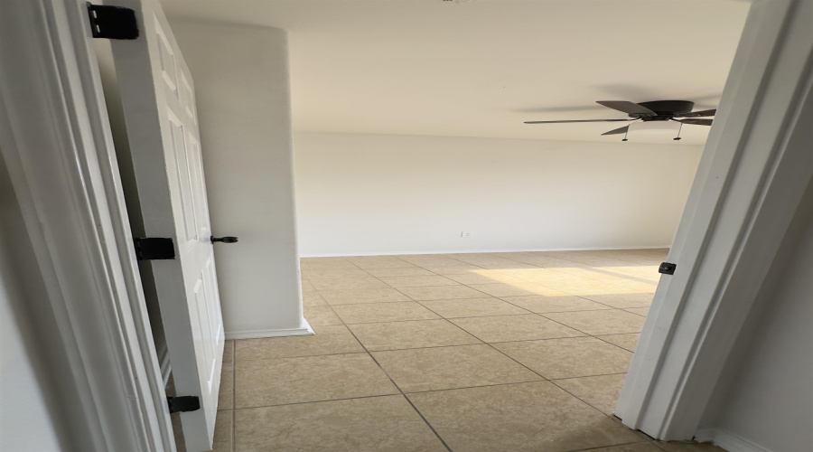 3601 Nubes Dr, Laredo, Texas 78046, 3 Bedrooms Bedrooms, 5 Rooms Rooms,2 BathroomsBathrooms,Residential,For Rent,3601 Nubes Dr,20262397