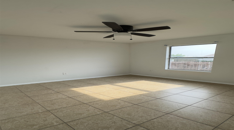 3601 Nubes Dr, Laredo, Texas 78046, 3 Bedrooms Bedrooms, 5 Rooms Rooms,2 BathroomsBathrooms,Residential,For Rent,3601 Nubes Dr,20262397