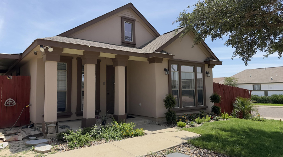 3601 Nubes Dr, Laredo, Texas 78046, 3 Bedrooms Bedrooms, 5 Rooms Rooms,2 BathroomsBathrooms,Residential,For Rent,3601 Nubes Dr,20262397