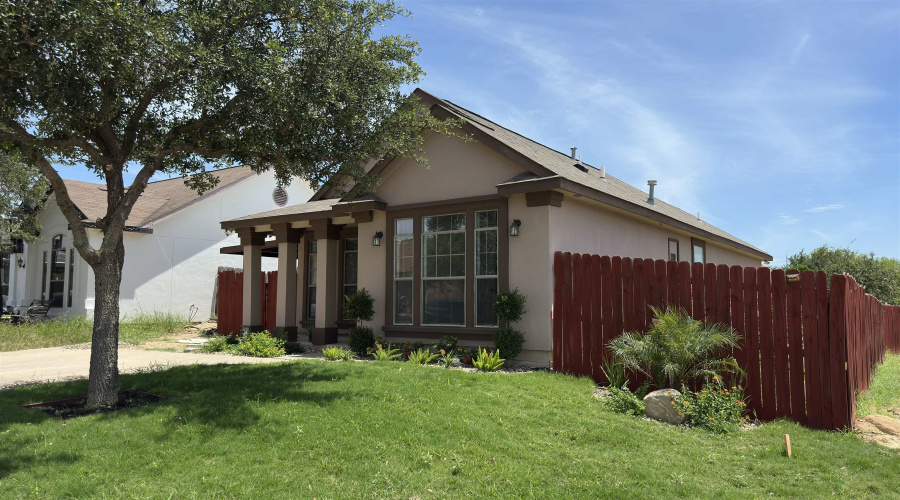 3601 Nubes Dr, Laredo, Texas 78046, 3 Bedrooms Bedrooms, 5 Rooms Rooms,2 BathroomsBathrooms,Residential,For Rent,3601 Nubes Dr,20262397