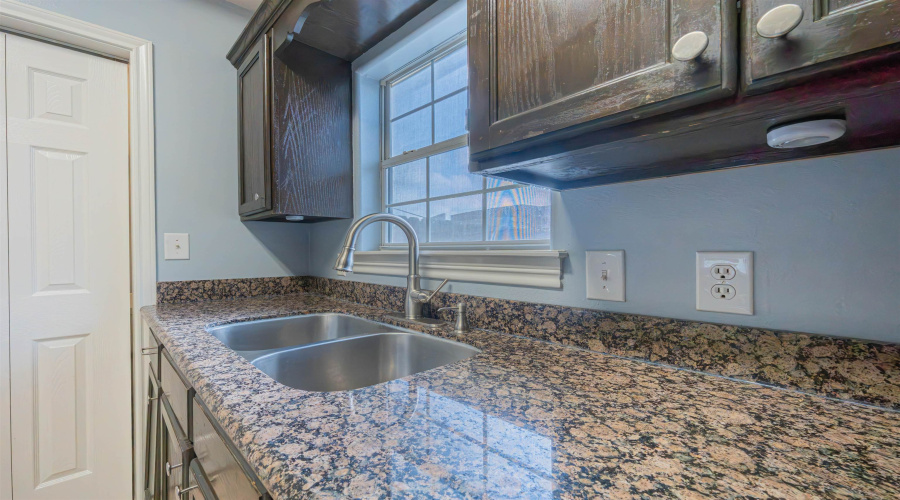201 Abigail Dominguez, Laredo, Texas 78043, 3 Bedrooms Bedrooms, 5 Rooms Rooms,2 BathroomsBathrooms,Residential,For Sale,201 Abigail Dominguez,20262398