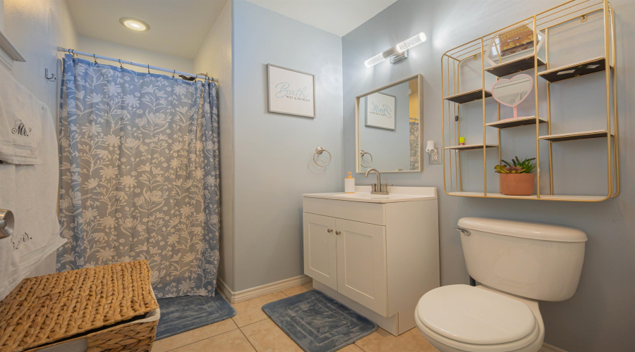 201 Abigail Dominguez, Laredo, Texas 78043, 3 Bedrooms Bedrooms, 5 Rooms Rooms,2 BathroomsBathrooms,Residential,For Sale,201 Abigail Dominguez,20262398