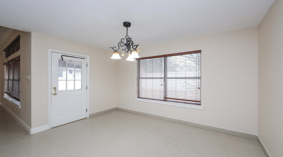 1924 Yukon Ln, Laredo, Texas 78045, 3 Bedrooms Bedrooms, 7 Rooms Rooms,2 BathroomsBathrooms,Residential,For Sale,1924 Yukon Ln,20262399