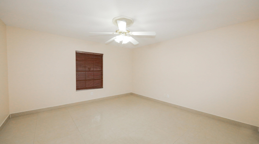 1924 Yukon Ln, Laredo, Texas 78045, 3 Bedrooms Bedrooms, 7 Rooms Rooms,2 BathroomsBathrooms,Residential,For Sale,1924 Yukon Ln,20262399