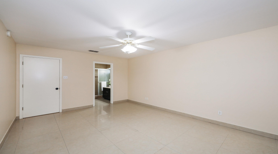 1924 Yukon Ln, Laredo, Texas 78045, 3 Bedrooms Bedrooms, 7 Rooms Rooms,2 BathroomsBathrooms,Residential,For Sale,1924 Yukon Ln,20262399