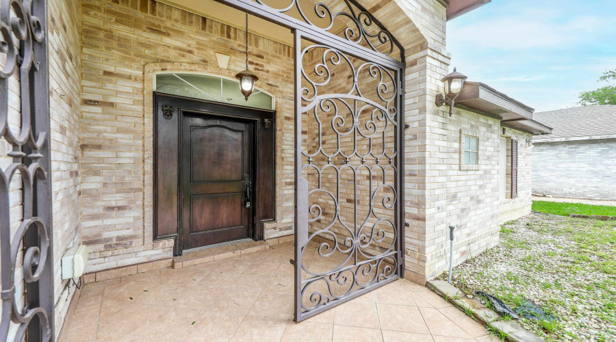 1924 Yukon Ln, Laredo, Texas 78045, 3 Bedrooms Bedrooms, 7 Rooms Rooms,2 BathroomsBathrooms,Residential,For Sale,1924 Yukon Ln,20262399
