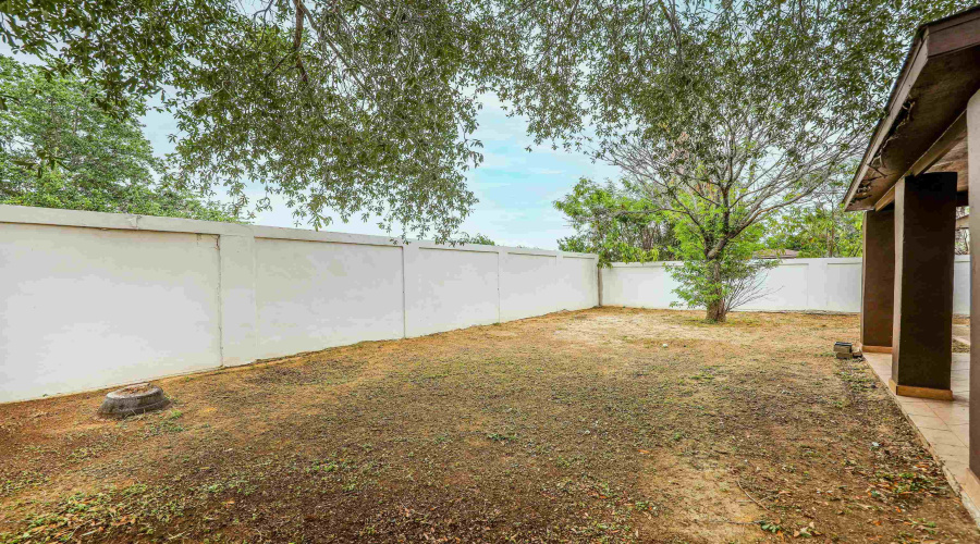1924 Yukon Ln, Laredo, Texas 78045, 3 Bedrooms Bedrooms, 7 Rooms Rooms,2 BathroomsBathrooms,Residential,For Sale,1924 Yukon Ln,20262399