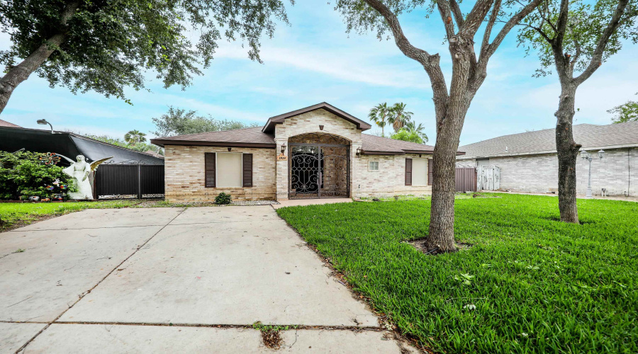 1924 Yukon Ln, Laredo, Texas 78045, 3 Bedrooms Bedrooms, 7 Rooms Rooms,2 BathroomsBathrooms,Residential,For Sale,1924 Yukon Ln,20262399