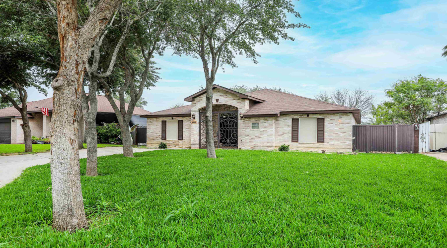 1924 Yukon Ln, Laredo, Texas 78045, 3 Bedrooms Bedrooms, 7 Rooms Rooms,2 BathroomsBathrooms,Residential,For Sale,1924 Yukon Ln,20262399