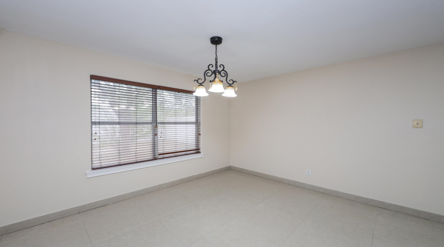 1924 Yukon Ln, Laredo, Texas 78045, 3 Bedrooms Bedrooms, 7 Rooms Rooms,2 BathroomsBathrooms,Residential,For Sale,1924 Yukon Ln,20262399