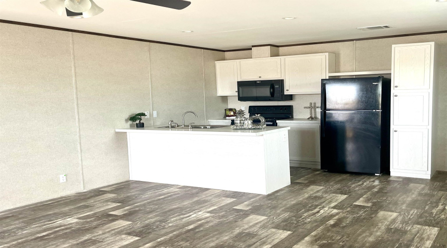 101 Mi Ranchito St., Laredo, Texas 78046, 3 Bedrooms Bedrooms, 4 Rooms Rooms,2 BathroomsBathrooms,Residential,For Rent,101 Mi Ranchito St.,20262400