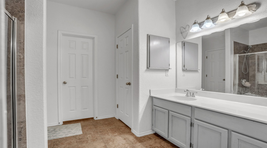 3202 Quintero St, Laredo, Texas 78045, 3 Bedrooms Bedrooms, 5 Rooms Rooms,2 BathroomsBathrooms,Residential,For Rent,3202 Quintero St,20262402