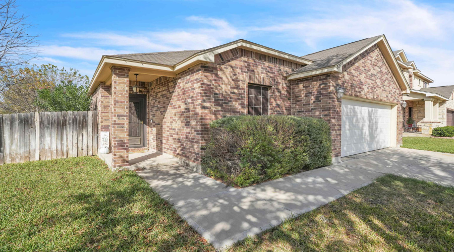 3202 Quintero St, Laredo, Texas 78045, 3 Bedrooms Bedrooms, 5 Rooms Rooms,2 BathroomsBathrooms,Residential,For Rent,3202 Quintero St,20262402