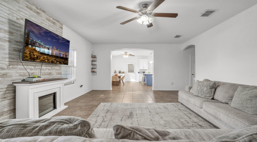 3202 Quintero St, Laredo, Texas 78045, 3 Bedrooms Bedrooms, 5 Rooms Rooms,2 BathroomsBathrooms,Residential,For Rent,3202 Quintero St,20262402