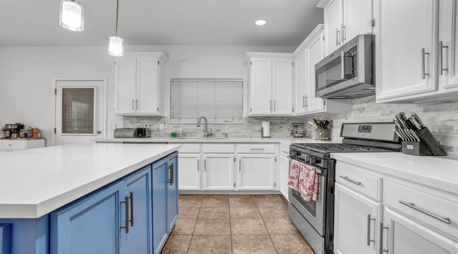 3202 Quintero St, Laredo, Texas 78045, 3 Bedrooms Bedrooms, 5 Rooms Rooms,2 BathroomsBathrooms,Residential,For Rent,3202 Quintero St,20262402