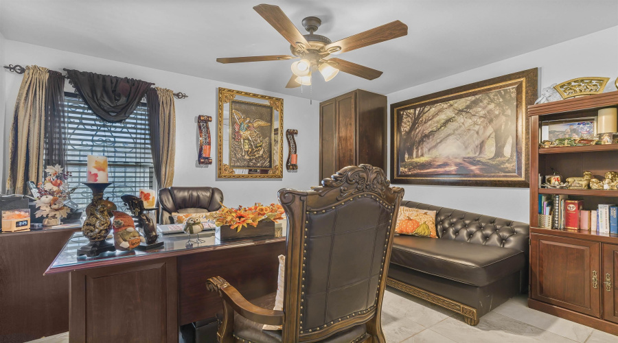 930 La Rosita, Laredo, Texas 78046, 4 Bedrooms Bedrooms, 6 Rooms Rooms,2 BathroomsBathrooms,Residential,For Sale,930 La Rosita,20262403