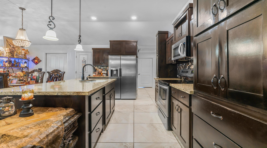 930 La Rosita, Laredo, Texas 78046, 4 Bedrooms Bedrooms, 6 Rooms Rooms,2 BathroomsBathrooms,Residential,For Sale,930 La Rosita,20262403