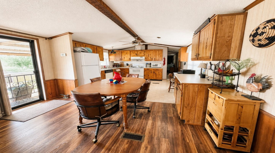 118 Blossum Blvd., Zapata, Texas 78076, 2 Bedrooms Bedrooms, 3 Rooms Rooms,1 BathroomBathrooms,Residential,For Sale,118 Blossum Blvd.,20262405