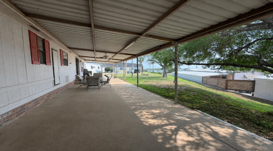 118 Blossum Blvd., Zapata, Texas 78076, 2 Bedrooms Bedrooms, 3 Rooms Rooms,1 BathroomBathrooms,Residential,For Sale,118 Blossum Blvd.,20262405
