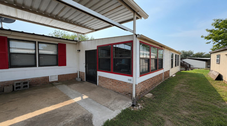 118 Blossum Blvd., Zapata, Texas 78076, 2 Bedrooms Bedrooms, 3 Rooms Rooms,1 BathroomBathrooms,Residential,For Sale,118 Blossum Blvd.,20262405