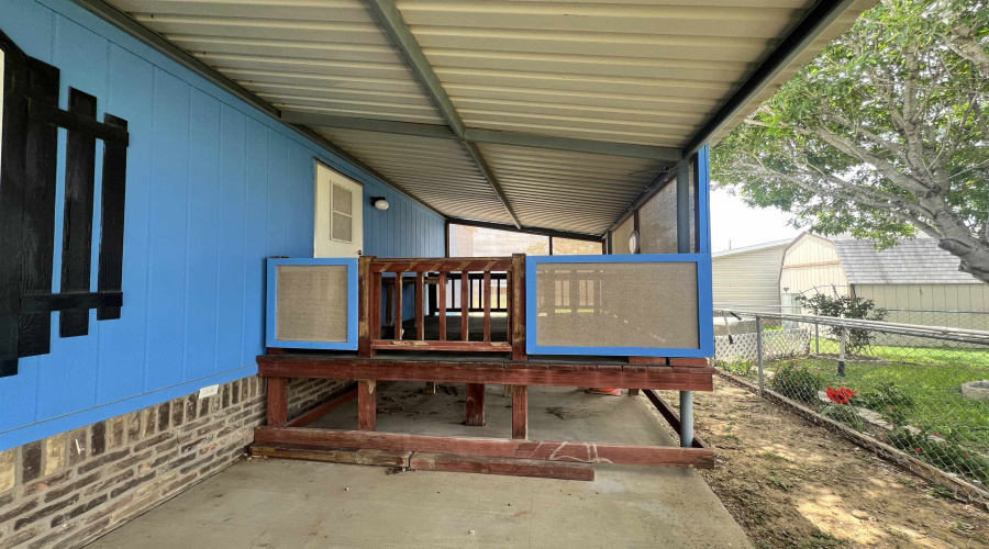 118 Autumn Ln., Zapata, Texas 78076, 2 Bedrooms Bedrooms, 4 Rooms Rooms,2 BathroomsBathrooms,Residential,For Sale,118 Autumn Ln.,20262407