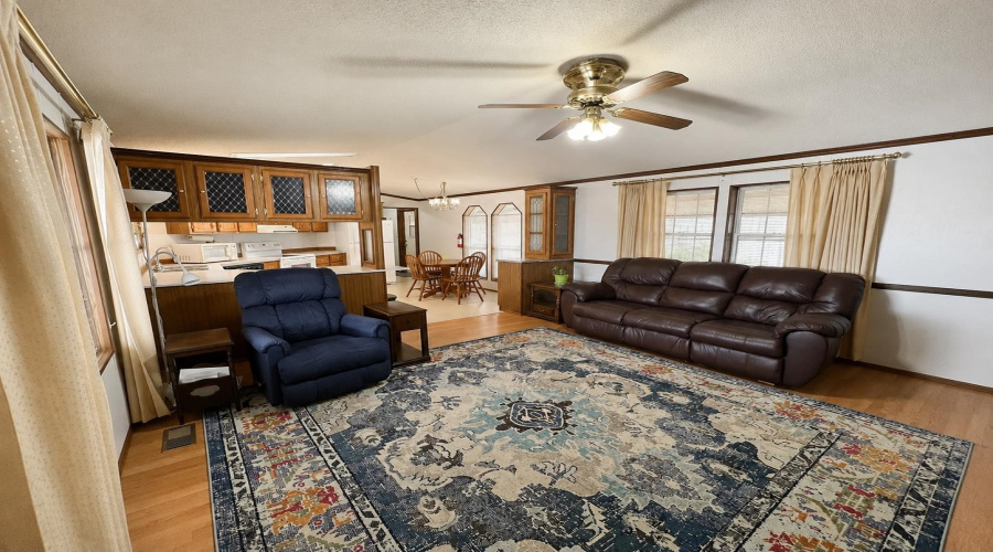118 Autumn Ln., Zapata, Texas 78076, 2 Bedrooms Bedrooms, 4 Rooms Rooms,2 BathroomsBathrooms,Residential,For Sale,118 Autumn Ln.,20262407