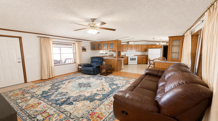 118 Autumn Ln., Zapata, Texas 78076, 2 Bedrooms Bedrooms, 4 Rooms Rooms,2 BathroomsBathrooms,Residential,For Sale,118 Autumn Ln.,20262407