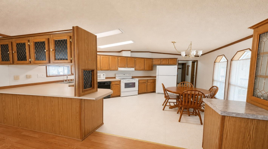 118 Autumn Ln., Zapata, Texas 78076, 2 Bedrooms Bedrooms, 4 Rooms Rooms,2 BathroomsBathrooms,Residential,For Sale,118 Autumn Ln.,20262407
