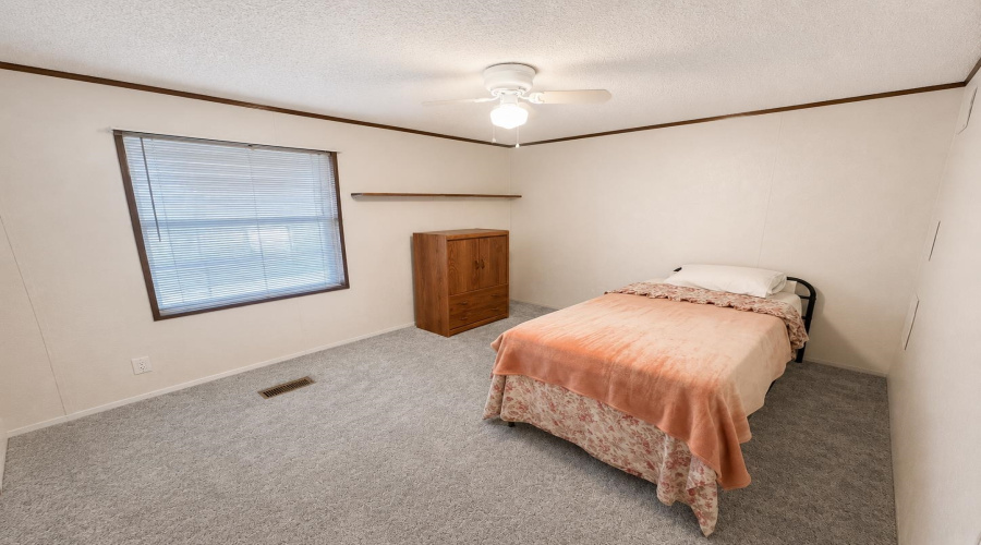 118 Autumn Ln., Zapata, Texas 78076, 2 Bedrooms Bedrooms, 4 Rooms Rooms,2 BathroomsBathrooms,Residential,For Sale,118 Autumn Ln.,20262407
