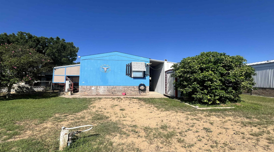 118 Autumn Ln., Zapata, Texas 78076, 2 Bedrooms Bedrooms, 4 Rooms Rooms,2 BathroomsBathrooms,Residential,For Sale,118 Autumn Ln.,20262407