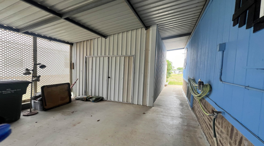 118 Autumn Ln., Zapata, Texas 78076, 2 Bedrooms Bedrooms, 4 Rooms Rooms,2 BathroomsBathrooms,Residential,For Sale,118 Autumn Ln.,20262407