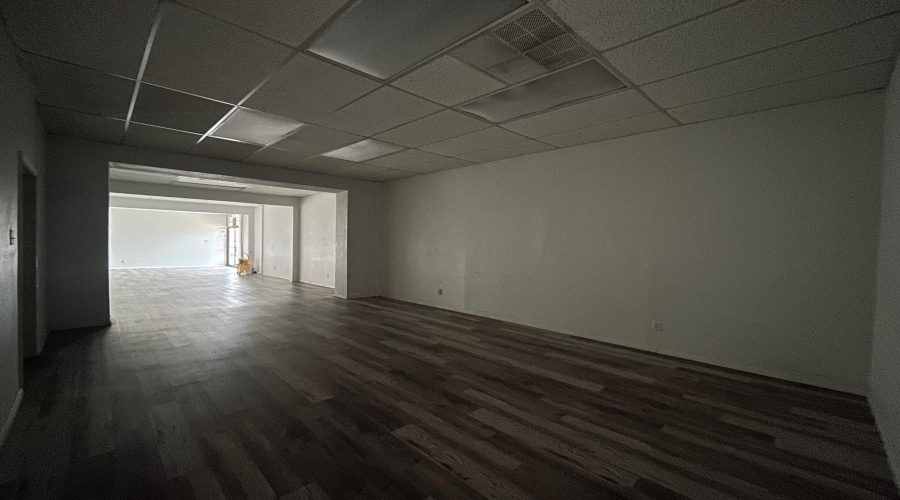 2601 E Saunders St, Laredo, Texas 78041, 1 Room Rooms,2 BathroomsBathrooms,Commercial retail/office,For Rent,2601 E Saunders St,20262408