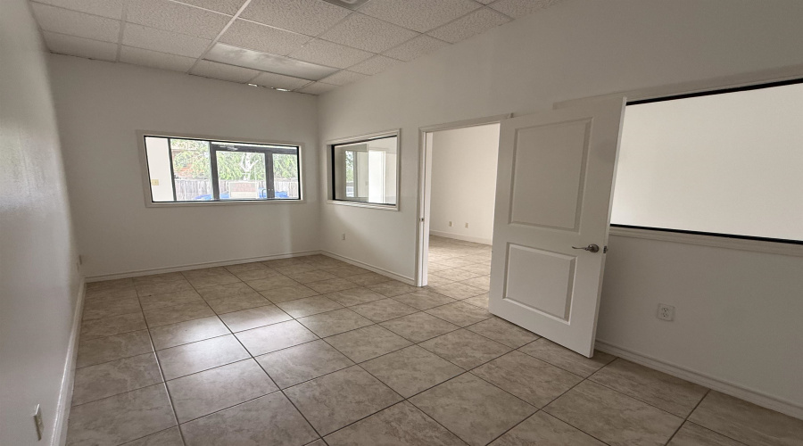 9019 Mines Rd, Laredo, Texas 78045-000, 1 Room Rooms,1 BathroomBathrooms,Commercial retail/office,For Rent,9019 Mines Rd,20262409
