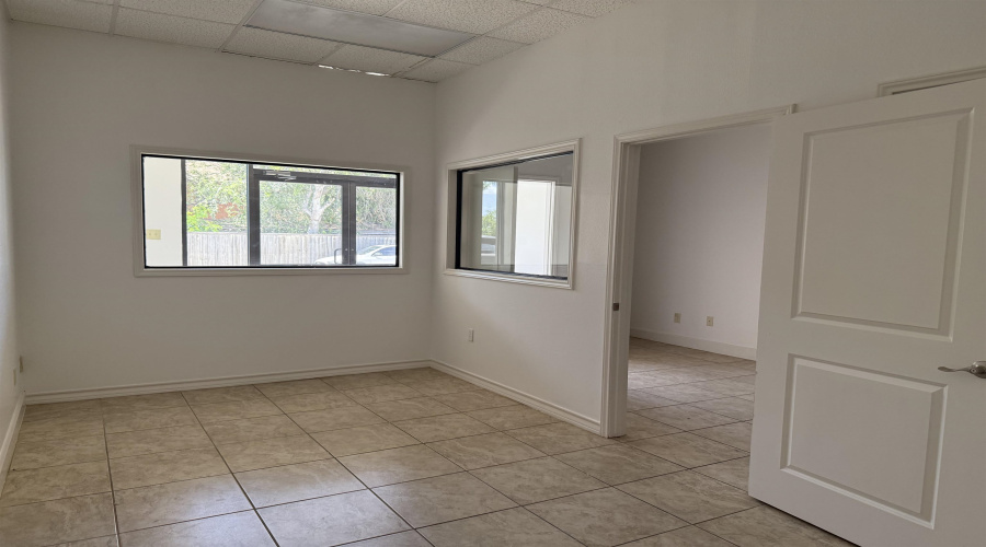 9019 Mines Rd, Laredo, Texas 78045-000, 1 Room Rooms,1 BathroomBathrooms,Commercial retail/office,For Rent,9019 Mines Rd,20262409