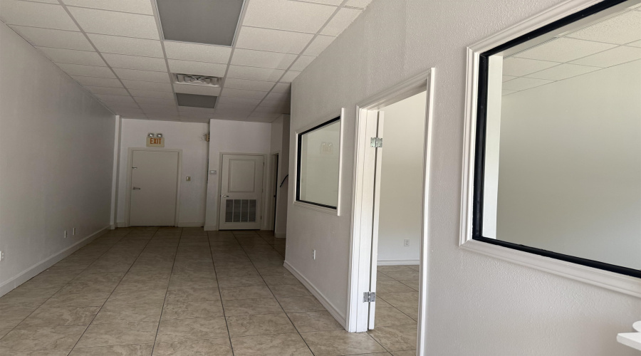9019 Mines Rd, Laredo, Texas 78045-000, 1 Room Rooms,1 BathroomBathrooms,Commercial retail/office,For Rent,9019 Mines Rd,20262409