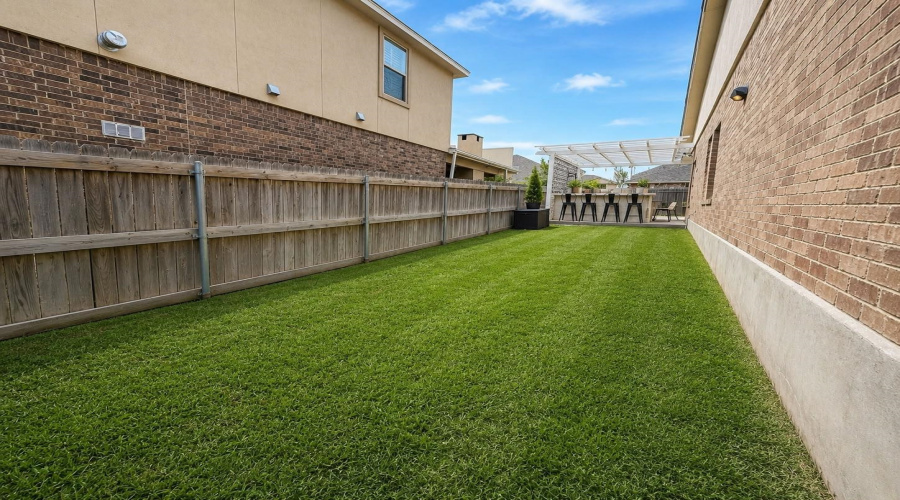 526 Altozano Dr, Laredo, Texas 78045, 4 Bedrooms Bedrooms, 8 Rooms Rooms,2 BathroomsBathrooms,Residential,For Sale,526 Altozano Dr,20262415