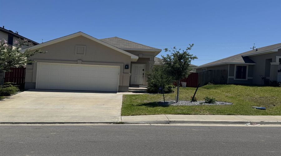 5521 Texana, Laredo, Texas 78046-5212, 4 Bedrooms Bedrooms, 6 Rooms Rooms,2 BathroomsBathrooms,Residential,For Sale,5521 Texana,20262416