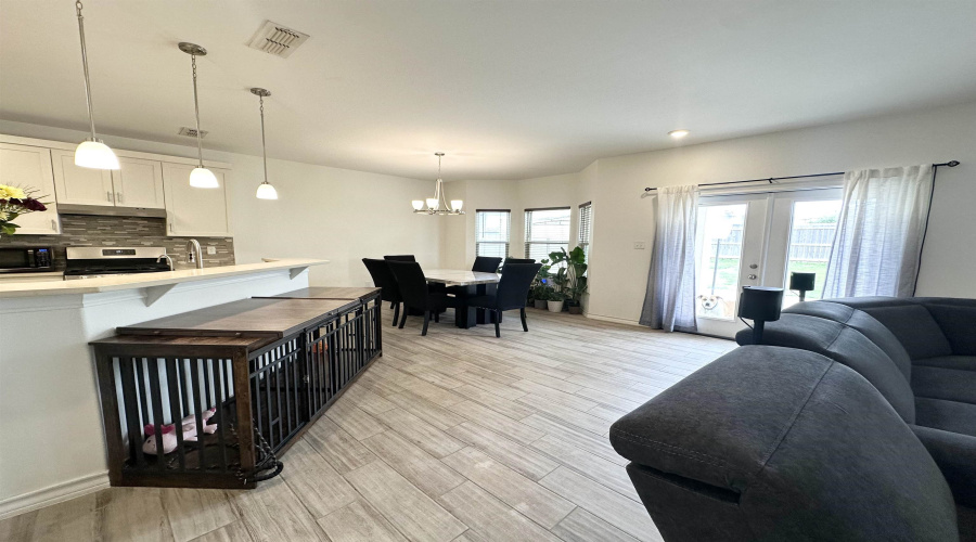 703 Atocha Dr., Laredo, Texas 78045, 3 Bedrooms Bedrooms, 5 Rooms Rooms,2 BathroomsBathrooms,Residential,For Sale,703 Atocha Dr.,20262428