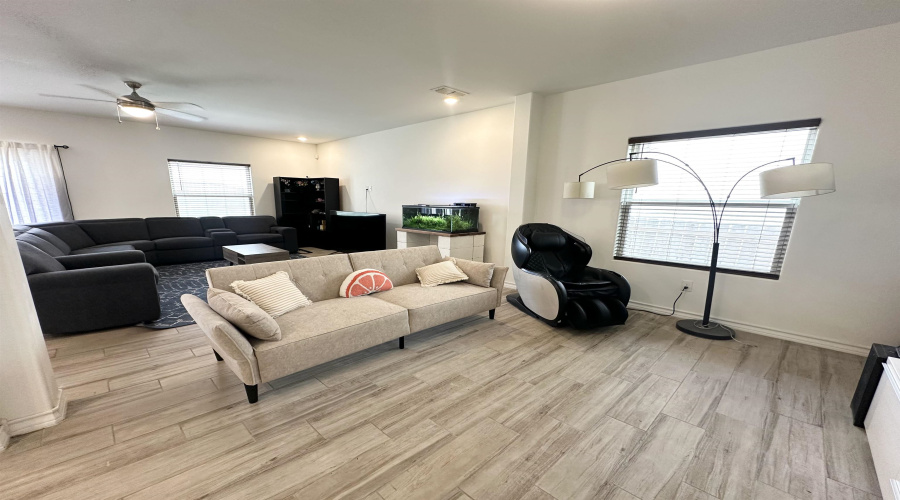 703 Atocha Dr., Laredo, Texas 78045, 3 Bedrooms Bedrooms, 5 Rooms Rooms,2 BathroomsBathrooms,Residential,For Sale,703 Atocha Dr.,20262428