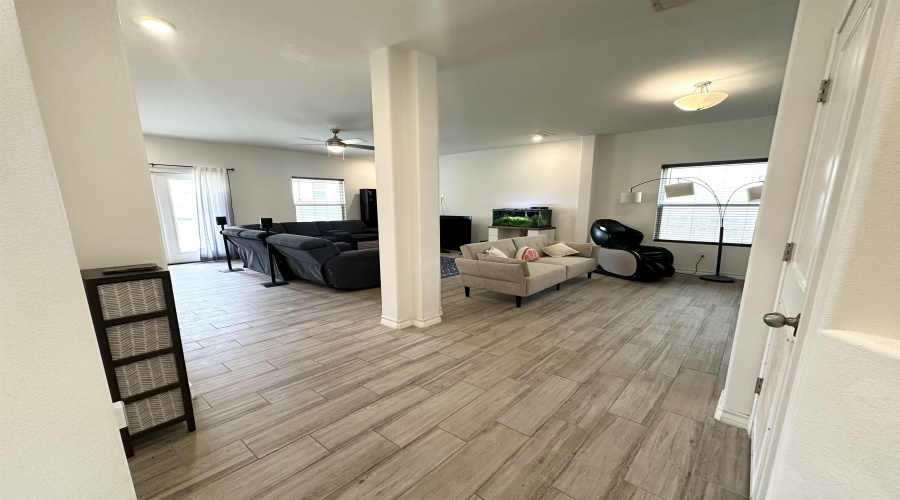 703 Atocha Dr., Laredo, Texas 78045, 3 Bedrooms Bedrooms, 5 Rooms Rooms,2 BathroomsBathrooms,Residential,For Sale,703 Atocha Dr.,20262428