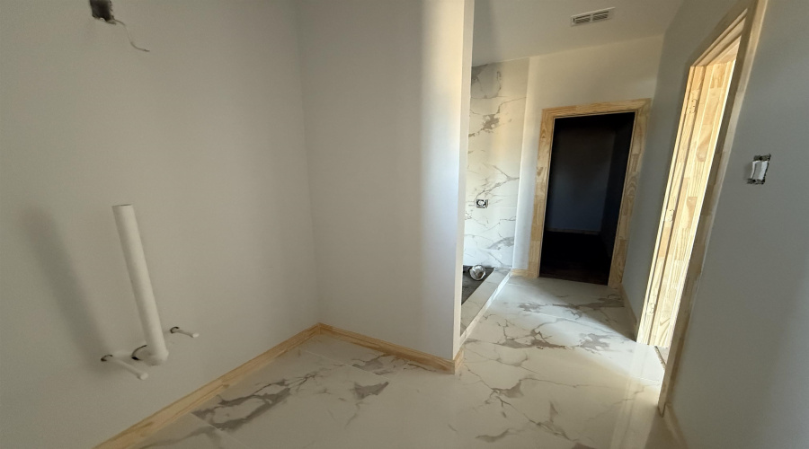 2905 Bayard St, Laredo, Texas 78046, 3 Bedrooms Bedrooms, 5 Rooms Rooms,2 BathroomsBathrooms,Residential,For Sale,2905 Bayard St,20262438