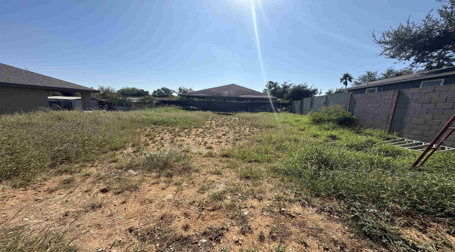 2905 Bayard St, Laredo, Texas 78046, 3 Bedrooms Bedrooms, 5 Rooms Rooms,2 BathroomsBathrooms,Residential,For Sale,2905 Bayard St,20262438