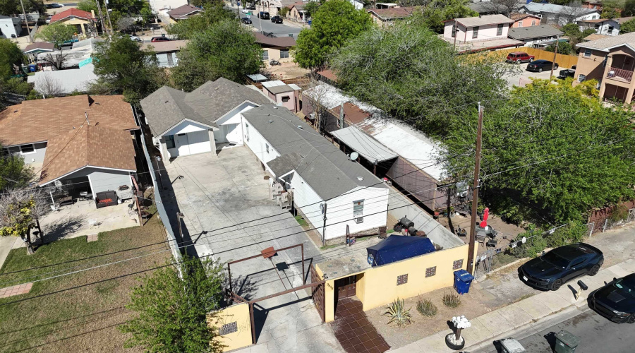 3816 San Francisco Ave, Laredo, Texas 78041, ,Multi-family,For Sale,3816 San Francisco Ave,20262437