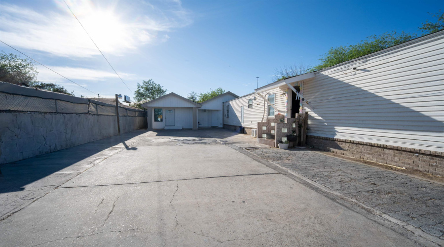 3816 San Francisco Ave, Laredo, Texas 78041, ,Multi-family,For Sale,3816 San Francisco Ave,20262437