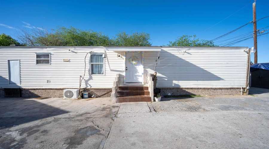 3816 San Francisco Ave, Laredo, Texas 78041, ,Multi-family,For Sale,3816 San Francisco Ave,20262437