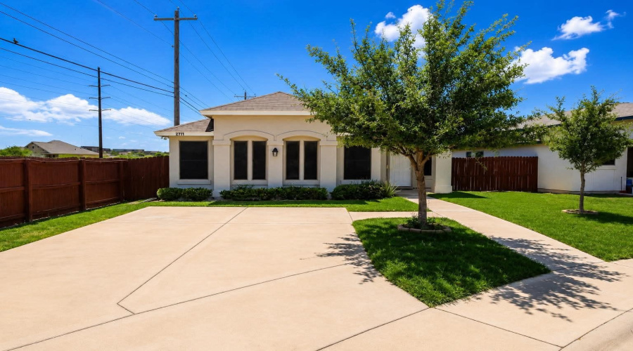2711 Purdy Court, Laredo, Texas 78046, 4 Bedrooms Bedrooms, 7 Rooms Rooms,4 BathroomsBathrooms,Residential,For Rent,2711 Purdy Court,20262439