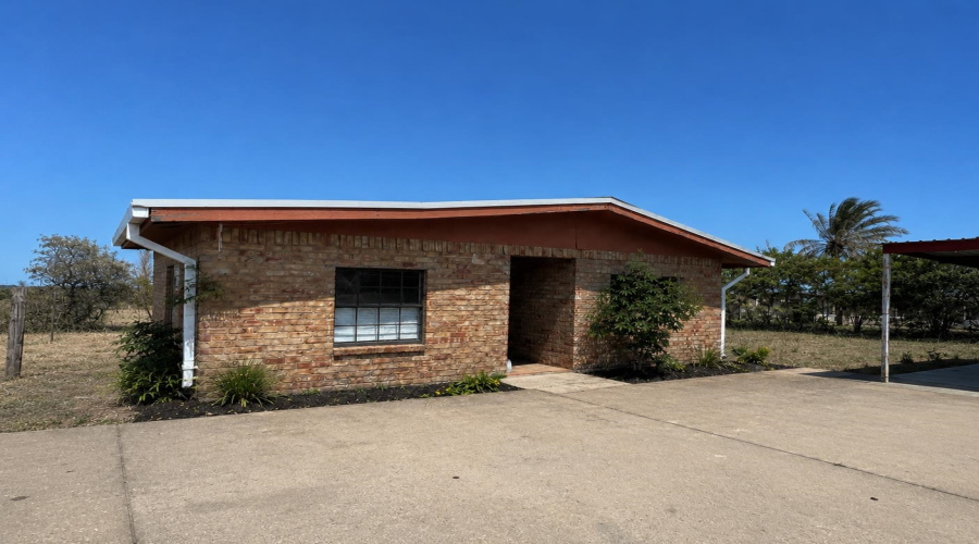5203 Siesta Ln, Zapata, Texas 78076, 2 Bedrooms Bedrooms, 4 Rooms Rooms,1 BathroomBathrooms,Residential,For Sale,5203 Siesta Ln,20262440
