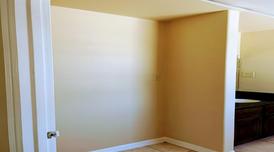 102 E Calton Rd, Laredo, Texas 78041, 6 Rooms Rooms,2 BathroomsBathrooms,Commercial retail/office,For Rent,102 E Calton Rd,20262441