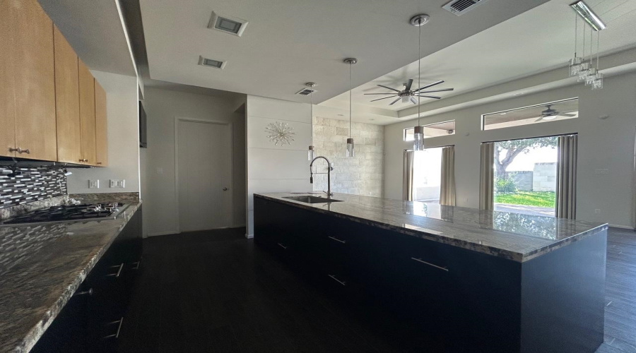 1210 Harlan St, Laredo, Texas 78045, 3 Bedrooms Bedrooms, 6 Rooms Rooms,2 BathroomsBathrooms,Residential,For Sale,1210 Harlan St,20262442
