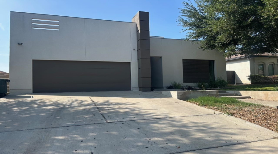 1210 Harlan St, Laredo, Texas 78045, 3 Bedrooms Bedrooms, 6 Rooms Rooms,2 BathroomsBathrooms,Residential,For Sale,1210 Harlan St,20262442